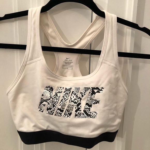 Nike snakeskin design sports bra - Picture 1 of 7
